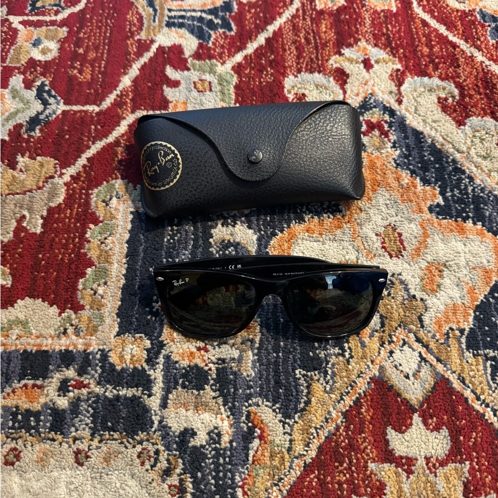 Ray-Ban Black Sunglasses Timeless Style